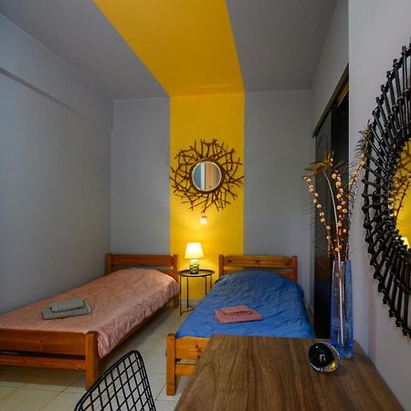 Rea Apartment II "1Minute From The Beach" Calamata Exterior foto