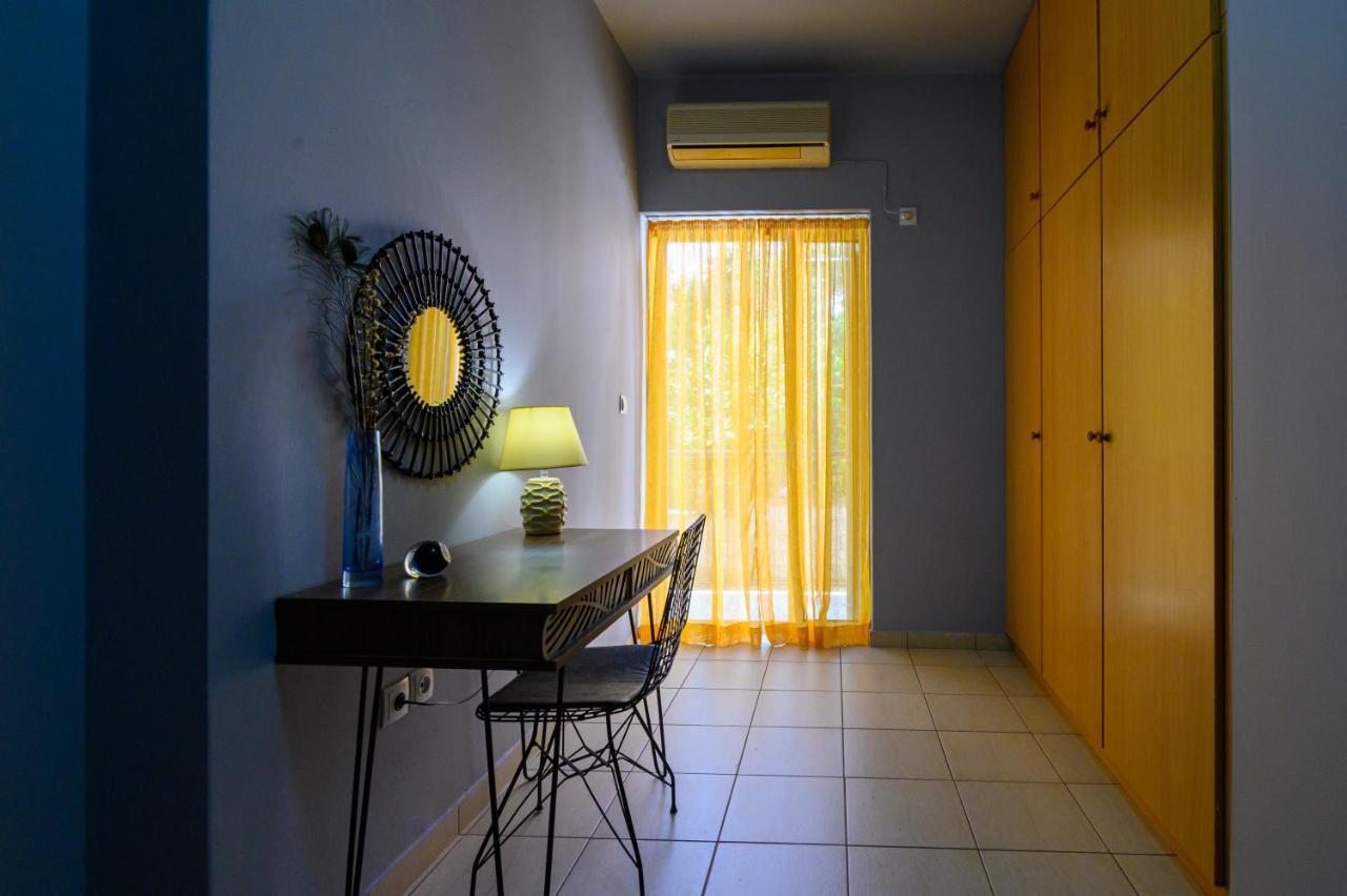 Rea Apartment II "1Minute From The Beach" Calamata Exterior foto